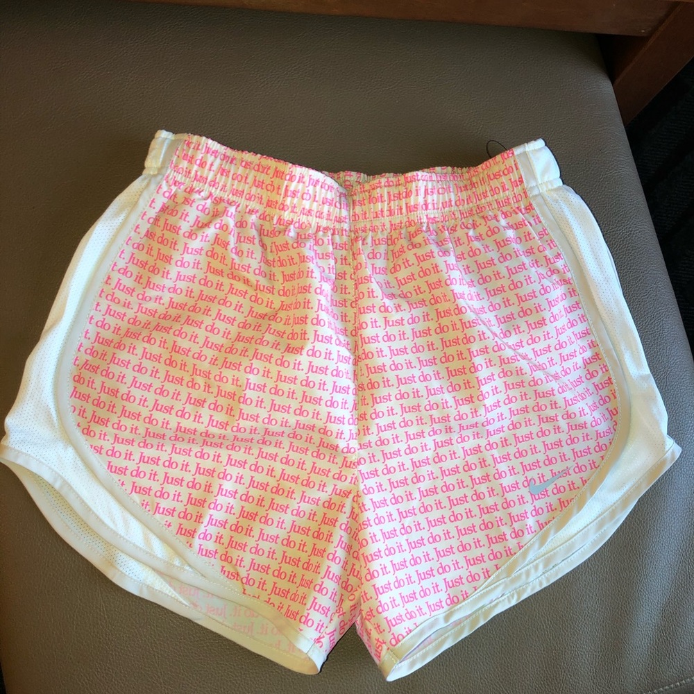 BRAND NEW NIKE SHORTS NEVER WORN WITH TAGS